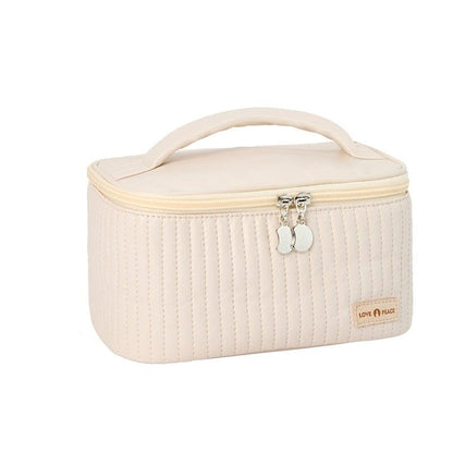 Vanity beige avec détails élégants et pratique au quotidien